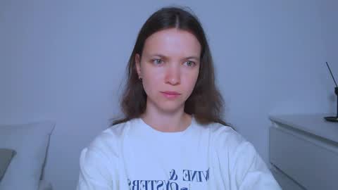 Snapshot of kimberlyhart_ chatting on 05-17-26, 07:06 Kimberly online show from 05-17-26, 07:06