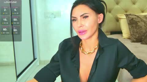 KIm online show from 04-17-26, 06:44