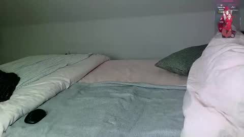     Help me reach 100 thumbs up  online show from 10-28-25, 07:27