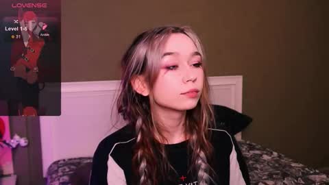 Snapshot of kimiko_luv chatting on 11-30-25, 08:13 Kimiko online show from 11-30-25, 08:13