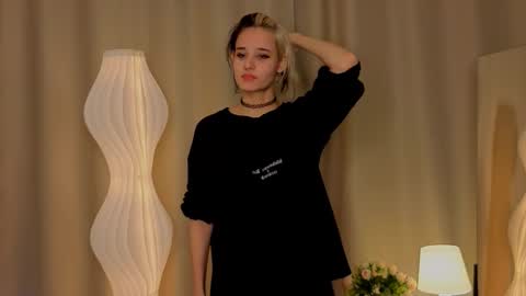 Elizabeth online show from 12-19-25, 06:53