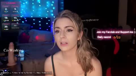 Wolfs Girl online show from 07-06-26, 07:49