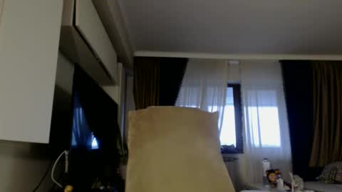 Kim Lee  online show from 11-28-25, 01:47