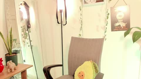 Kimm online show from 01-30-25, 03:33