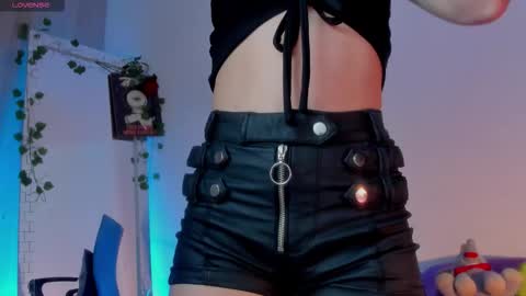 Kimm online show from 11-30-25, 02:04