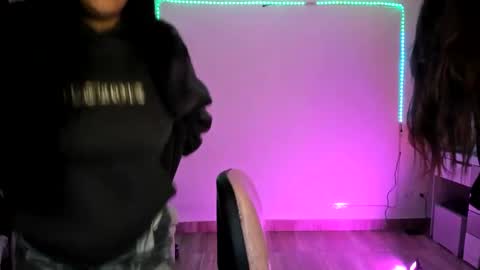 kimmi online show from 12-31-24, 01:04