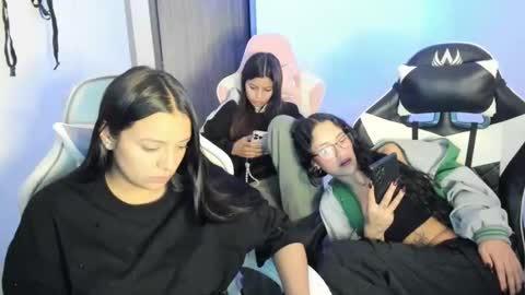 kimmi online show from 11-12-25, 11:25