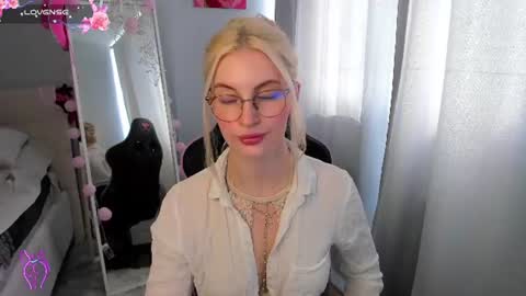 Snapshot of kimmy1_powell chatting on 06-17-26, 08:50 kimmy1_powell online show from 06-17-26, 08:50
