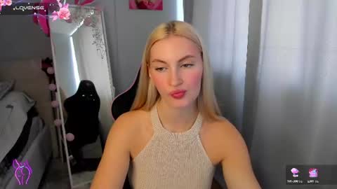 Snapshot of kimmy1_powell chatting on 06-26-26, 04:28 kimmy1_powell online show from 06-26-26, 04:28