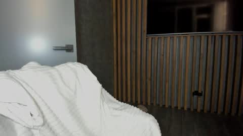 Kimmy online show from 10-19-25, 03:34