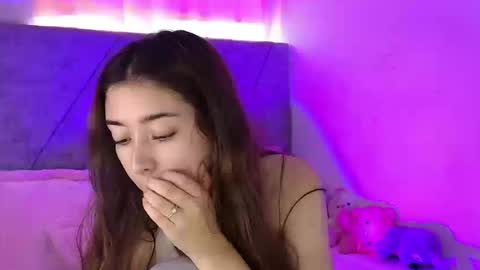Snapshot of kimmy_veggaa chatting on 09-19-25, 04:07 kimm online show from 09-19-25, 04:07
