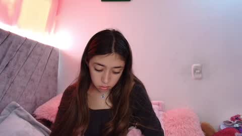 Snapshot of kimmy_veggaa chatting on 09-25-25, 02:21 kimm online show from 09-25-25, 02:21