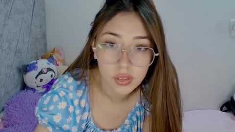 Snapshot of kimmy_veggaa chatting on 10-05-25, 11:02 kimm online show from 10-05-25, 11:02