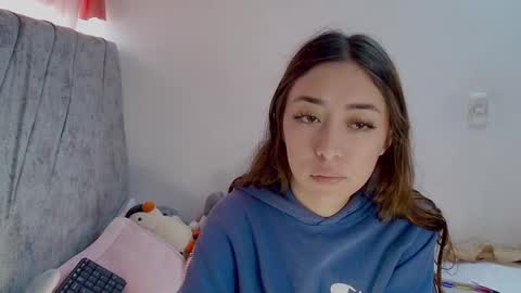 Snapshot of kimmy_veggaa chatting on 10-14-25, 03:02 kimm online show from 10-14-25, 03:02