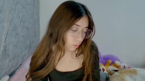 Snapshot of kimmy_veggaa chatting on 10-16-25, 03:07 kimm online show from 10-16-25, 03:07