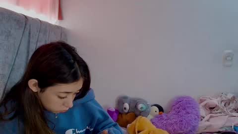Snapshot of kimmy_veggaa chatting on 10-21-25, 03:57 kimm online show from 10-21-25, 03:57
