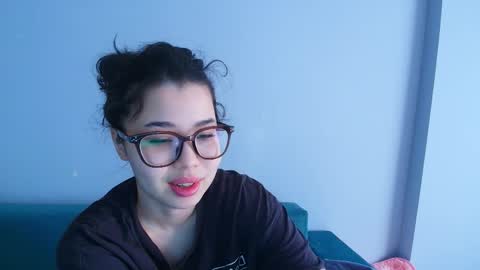 Kimi online show from 05-25-26, 03:12