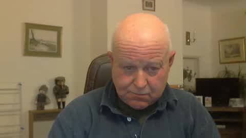 Snapshot of kindahairy4u chatting on 12-31-24, 08:02 kindahairy4u online show from 12-31-24, 08:02