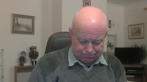 Snapshot of kindahairy4u chatting on 01-10-25, 06:28 kindahairy4u online show from 01-10-25, 06:28