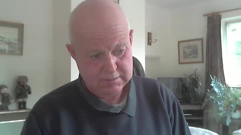 Snapshot of kindahairy4u chatting on 10-29-25, 02:30 kindahairy4u online show from 10-29-25, 02:30