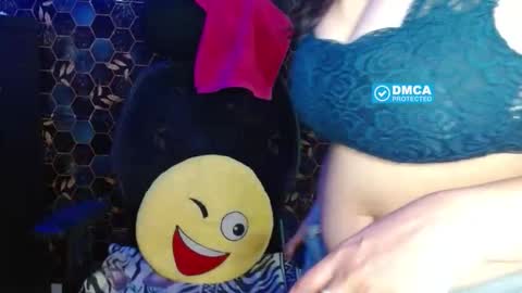 kinderrjoy online show from 10-31-25, 05:52