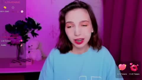 Snapshot of kindhazelhere_ chatting on 04-20-26, 11:28 Hazel online show from 04-20-26, 11:28