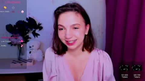Snapshot of kindhazelhere_ chatting on 04-21-26, 06:20 Hazel online show from 04-21-26, 06:20