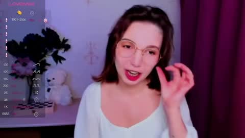 Snapshot of kindhazelhere_ chatting on 04-21-26, 11:40 Hazel online show from 04-21-26, 11:40