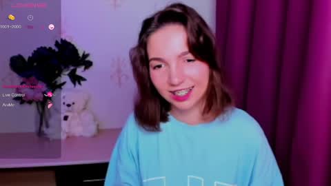 Snapshot of kindhazelhere_ chatting on 05-14-26, 07:15 Hazel online show from 05-14-26, 07:15