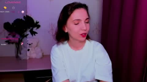 Snapshot of kindhazelhere_ chatting on 05-20-26, 01:45 Hazel online show from 05-20-26, 01:45