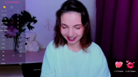 Snapshot of kindhazelhere_ chatting on 05-30-26, 02:41 Hazel online show from 05-30-26, 02:41
