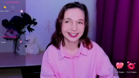 Snapshot of kindhazelhere_ chatting on 05-30-26, 09:34 Hazel online show from 05-30-26, 09:34