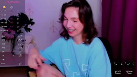 Snapshot of kindhazelhere_ chatting on 06-06-26, 11:37 Hazel online show from 06-06-26, 11:37