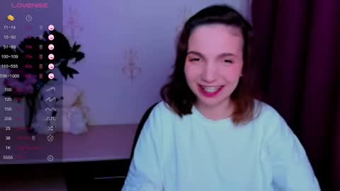 Snapshot of kindhazelhere_ chatting on 06-10-26, 04:45 Hazel online show from 06-10-26, 04:45