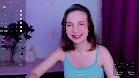 Snapshot of kindhazelhere_ chatting on 06-11-26, 04:32 Hazel online show from 06-11-26, 04:32