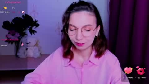 Snapshot of kindhazelhere_ chatting on 06-15-26, 04:47 Hazel online show from 06-15-26, 04:47
