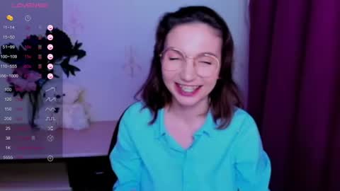 Snapshot of kindhazelhere_ chatting on 06-15-26, 05:15 Hazel online show from 06-15-26, 05:15