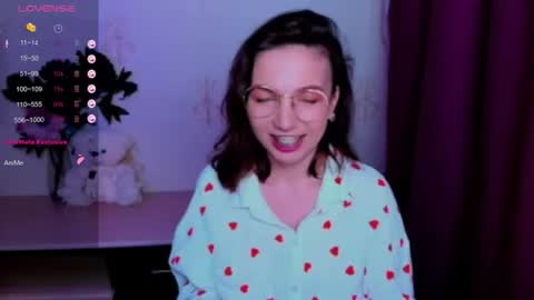 Hazel online show from 06-19-26, 05:34