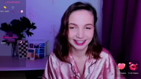 Hazel online show from 06-24-26, 06:56