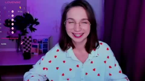 Hazel online show from 06-30-26, 03:51