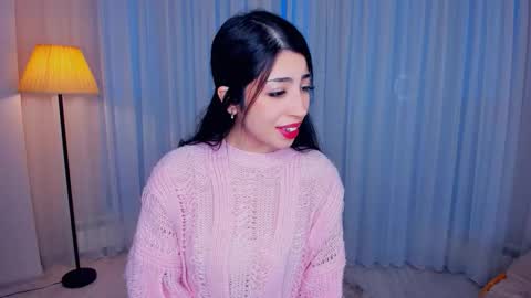 Snapshot of kindraevert chatting on 12-19-25, 04:19 Megan online show from 12-19-25, 04:19