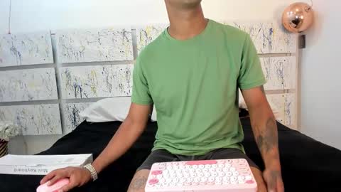 NIKKY AND MAIK online show from 12-21-25, 01:29