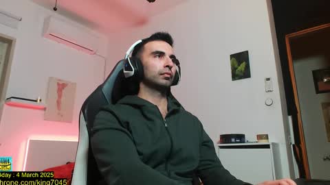 king7045 online show from 02-18-25, 03:32