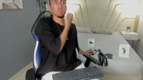 Snapshot of king_dante_ chatting on 12-07-24, 08:38 King Dante online show from 12-07-24, 08:38