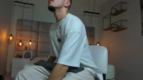 Snapshot of king_dante_ chatting on 02-23-25, 01:24 King Dante online show from 02-23-25, 01:24