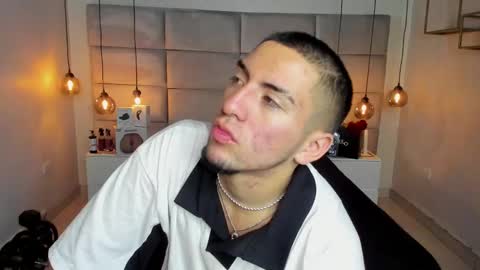 Snapshot of king_dante_ chatting on 02-25-25, 08:09 King Dante online show from 02-25-25, 08:09