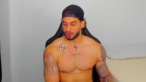 Snapshot of king_of_kings__ chatting on 07-30-26, 01:04 king_of_kings__ online show from 07-30-26, 01:04