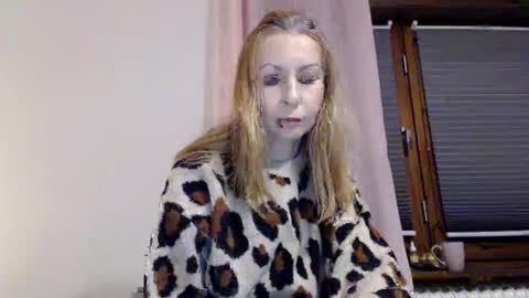 Snapshot of kingandprincess chatting on 10-26-25, 04:35 sexysexyhotwetpinkredpussy online show from 10-26-25, 04:35