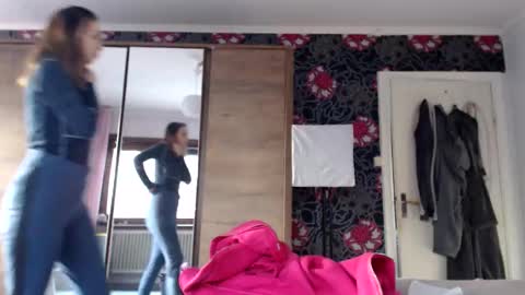 Snapshot of kingandprincess chatting on 05-08-26, 06:13 sexysexyhotwetpinkredpussy online show from 05-08-26, 06:13
