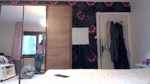 Snapshot of kingandprincess chatting on 05-16-26, 06:39 sexysexyhotwetpinkredpussy online show from 05-16-26, 06:39